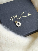 Kette "mit zwei Buchstaben"