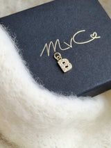 Kette "mit zwei Buchstaben"