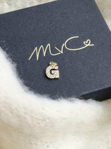 Kette "mit zwei Buchstaben"