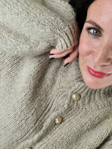 Strickjacke „Coziest Knöpfe“