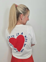 Shirt "Love is a Kiss"