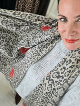 Schal „Love is Love“